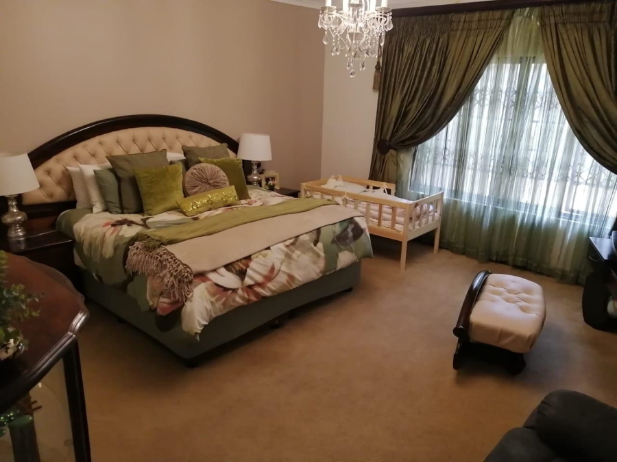 7 Bedroom Property for Sale in Geelhoutpark North West